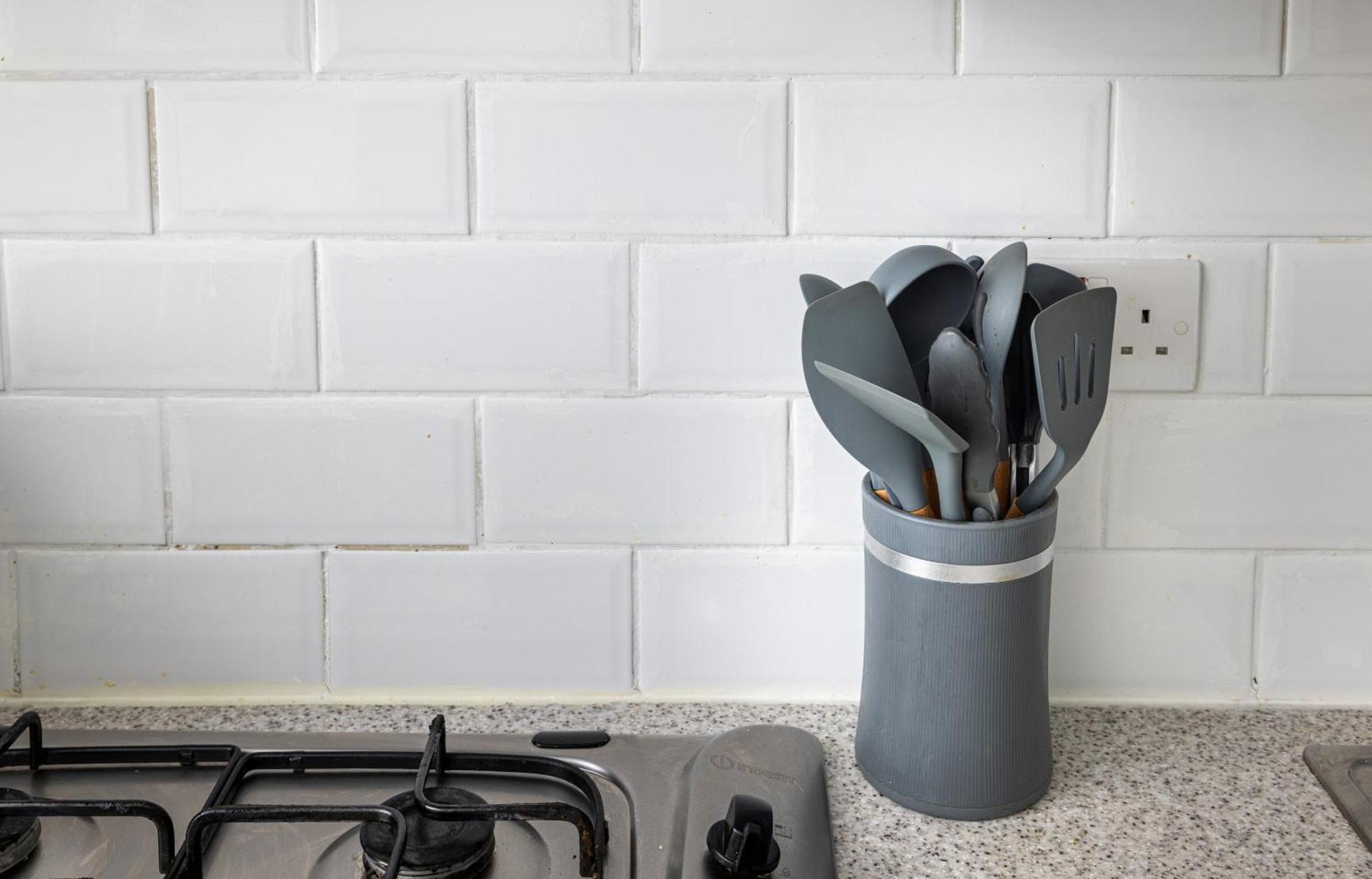 One Bedroom Apartment Opposite Brent Cross Station ロンドン エクステリア 写真